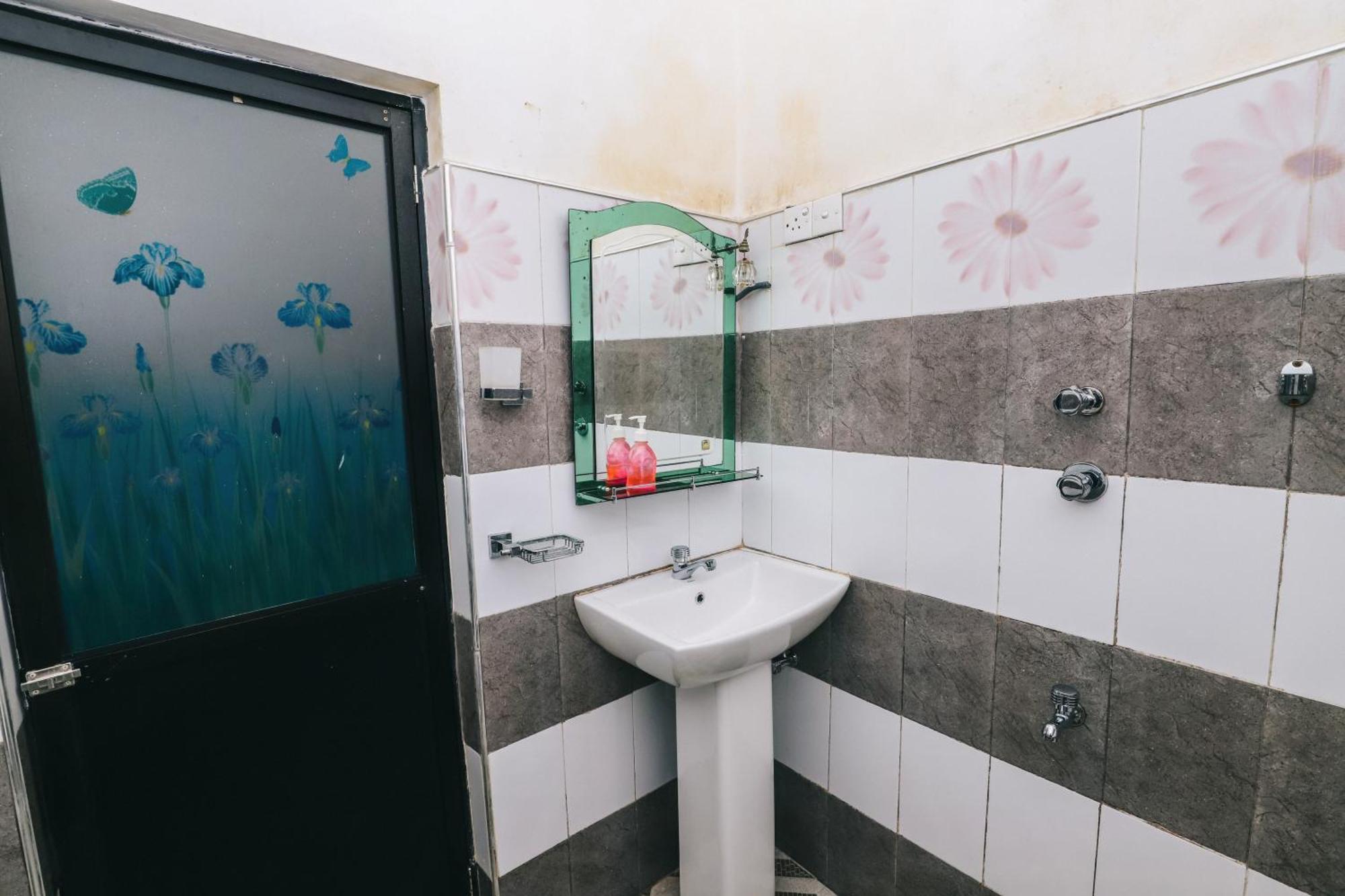 Delight Reich Hotel Peradeniya Zimmer foto